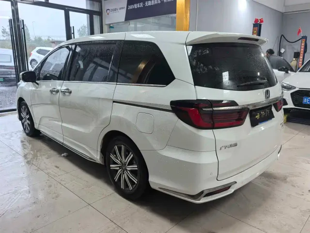 Honda Odyssey — Фото автомобиля 6