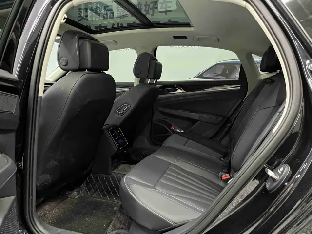 Volkswagen Passat — Фото автомобиля 13