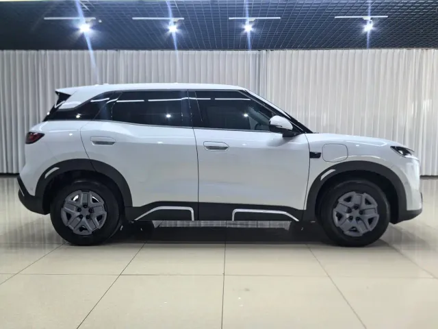BYD Yuan UP — Фото автомобиля 3