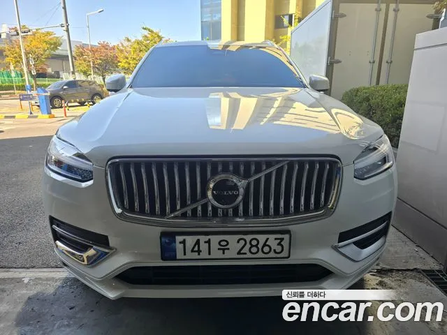 Volvo XC90 — Фото автомобиля 2