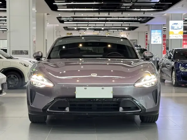 Xiaomi SU7 — Фото автомобиля 2