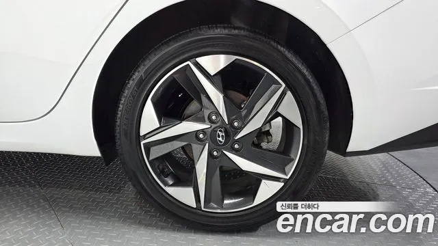 Hyundai AVANTE Avante (CN7) — Фото автомобиля 21
