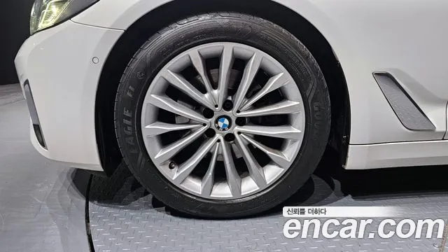 BMW 5-Series — Фото автомобиля 5