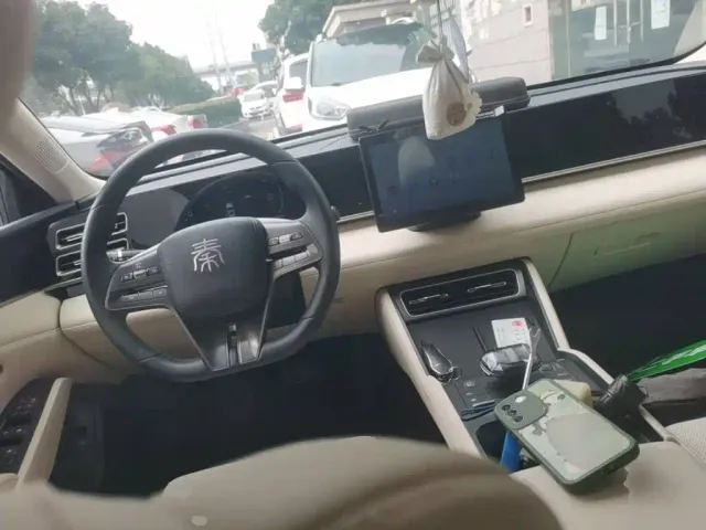 BYD Qin L — Фото автомобиля 9