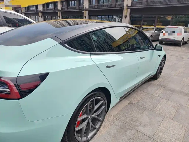 Tesla Model 3 — Фото автомобиля 6