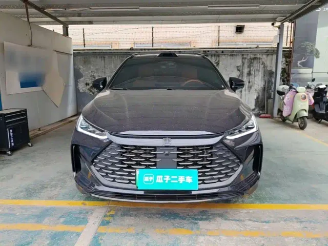 BYD Tang — Фото автомобиля 2