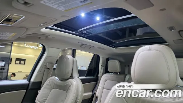 Lincoln Aviator 2nd Gen — Фото автомобиля 24