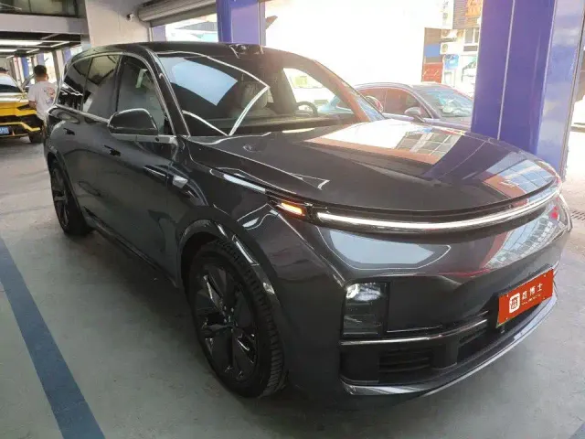 Li Auto L9 — Фото автомобиля 2