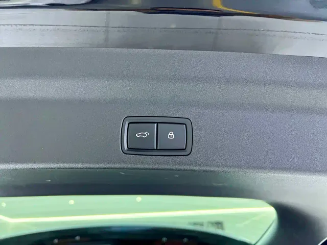Li Auto L8 — Фото автомобиля 15