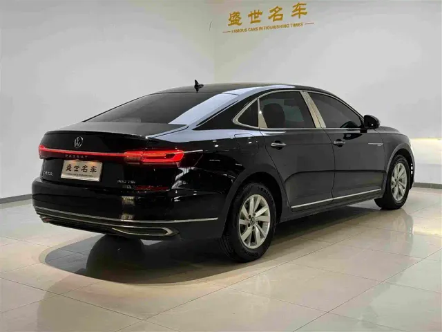 Volkswagen Passat — Фото автомобиля 13