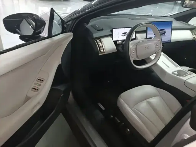 Xpeng P7+ — Фото автомобиля 15
