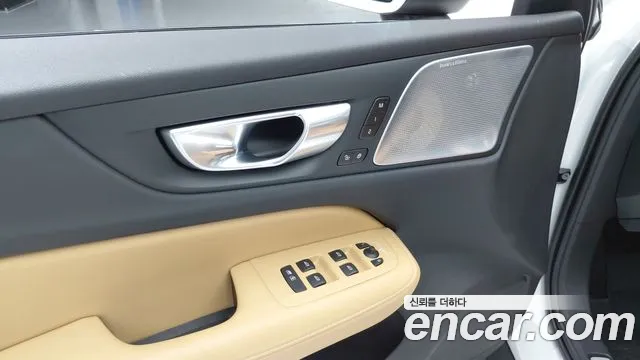 Volvo V60 Cross Country 2nd Gen — Фото автомобиля 11