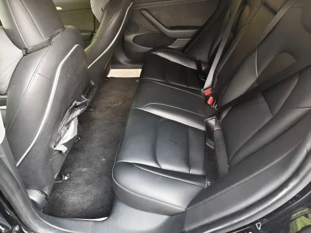 Tesla Model 3 — Фото автомобиля 7