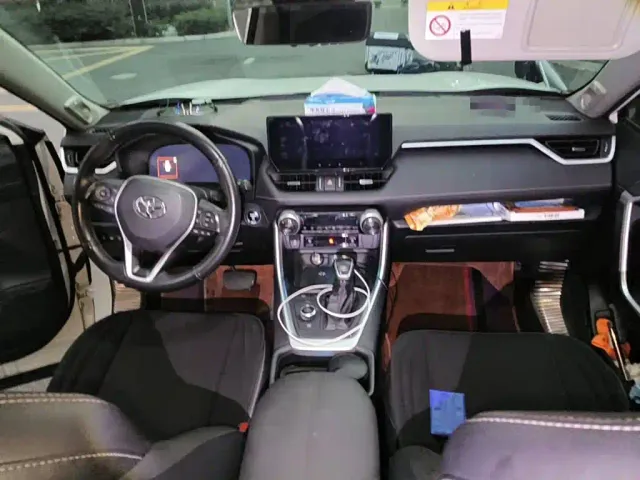 Toyota Wildlander — Фото автомобиля 12