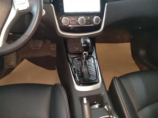Nissan Tiida — Фото автомобиля 13