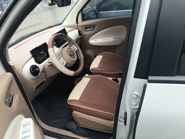 Wuling Hongguang Mini EV — Фото автомобиля 14