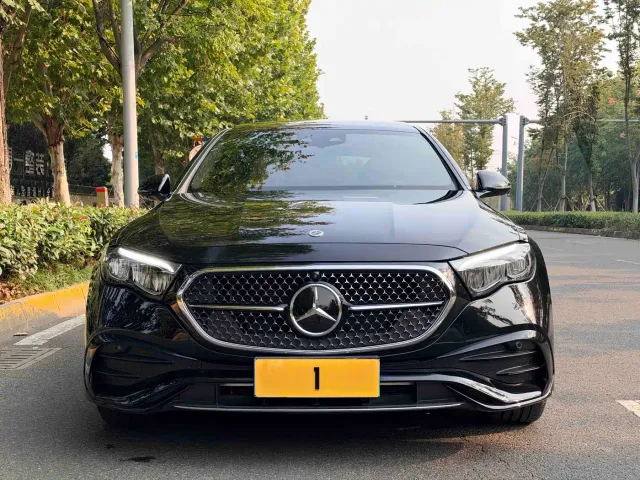 Mercedes-Benz E-Class — Фото автомобиля 2