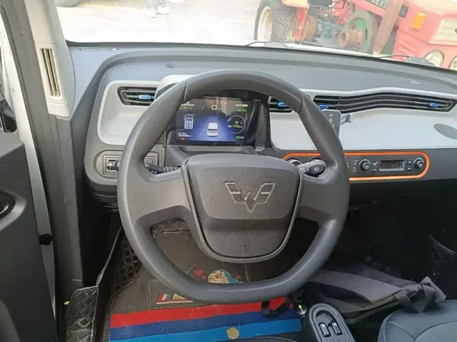 Wuling Hongguang Mini EV — Фото автомобиля 10