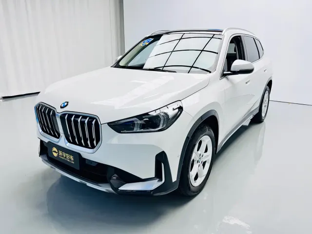 Фотография автомобиля — BMW X1