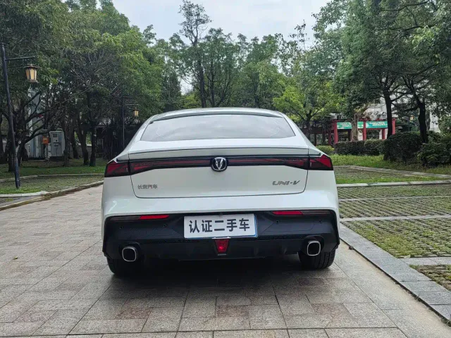 Changan UNI-V — Фото автомобиля 14