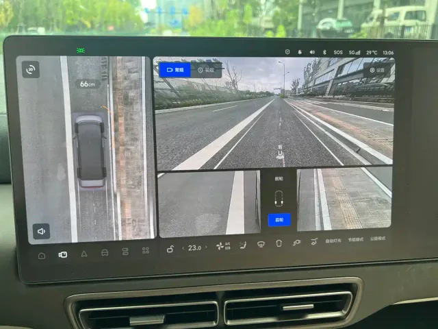 Li Auto MEGA — Фото автомобиля 21