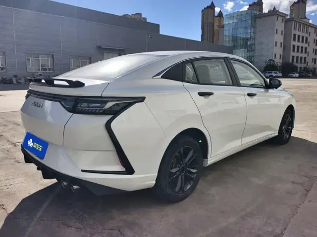 Dongfeng Yixuan — Фото автомобиля 3