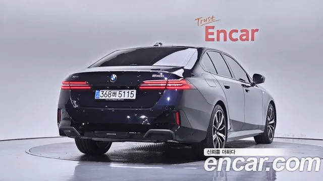 Фотография автомобиля — BMW 5-Series