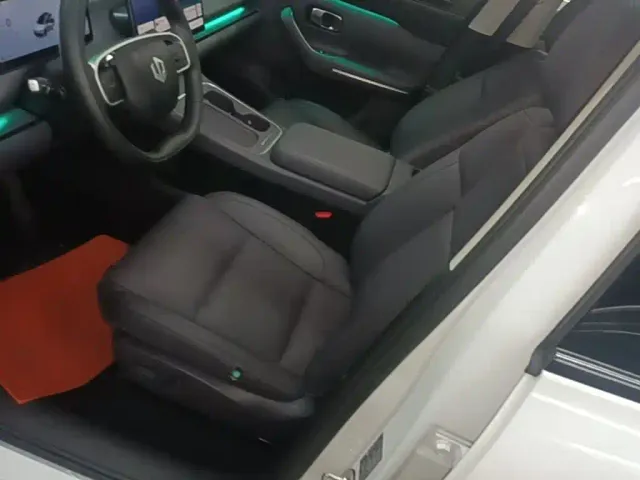 Leapmotor C10 — Фото автомобиля 14