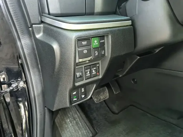Honda Odyssey 2022 2.0L e:HEV Sharp·Luxury 4-Seater Edition — Фото автомобиля 16