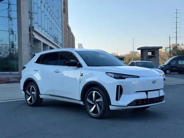 Changan Qiyuan Q05 — Фото автомобиля 3