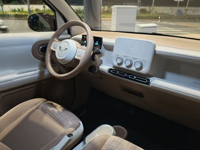 Wuling Hongguang Mini EV — Фото автомобиля 12