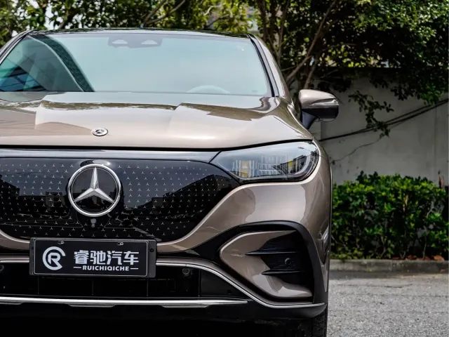 Mercedes-Benz EQE SUV — Фото автомобиля 7