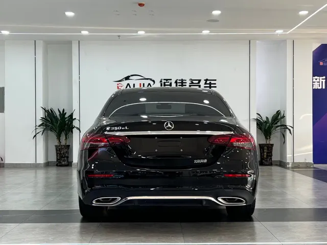 Mercedes-Benz E-Class — Фото автомобиля 6