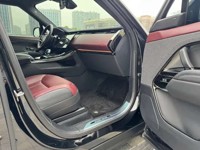 Land Rover Range Rover Sport — Фото автомобиля 6