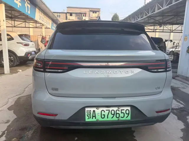 Leapmotor C11 — Фото автомобиля 13