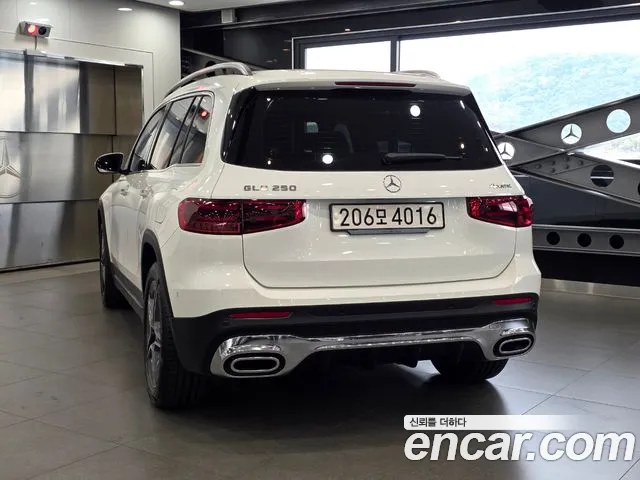 Mercedes-Benz GLB-Class — Фото автомобиля 3