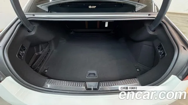 Mercedes-Benz E-Class — Фото автомобиля 18