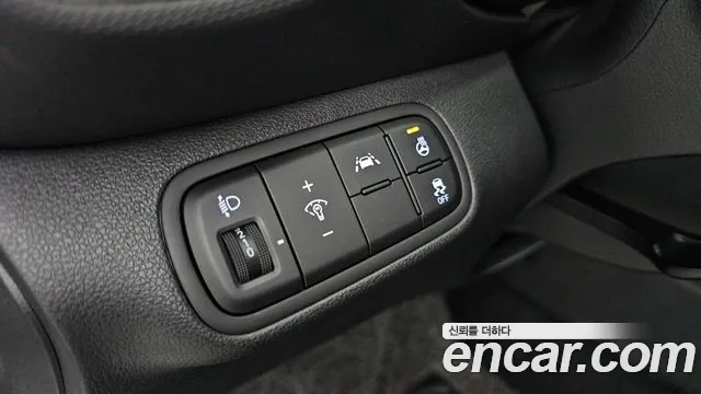 Hyundai Venue — Фото автомобиля 23