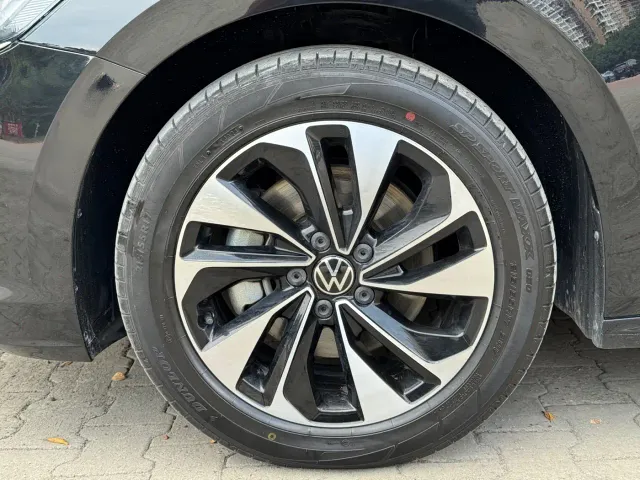 Volkswagen Passat — Фото автомобиля 9