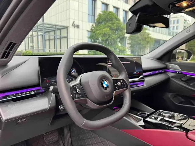 BMW 5 Series — Фото автомобиля 21