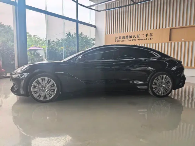 Denza Z9 — Фото автомобиля 4