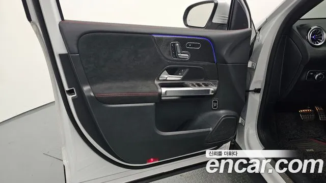 Mercedes-Benz GLB-Class — Фото автомобиля 20