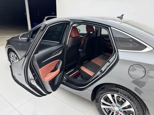 Changan Eado — Фото автомобиля 4