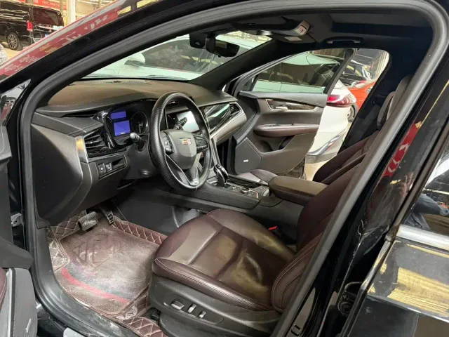 Cadillac Cadillac XT6 2022 2.0T 6-Seater 4WD Luxury 120th Anniversary Limited Edition — Фото автомобиля 6