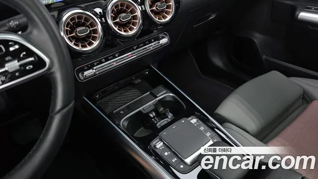 Mercedes-Benz EQA — Фото автомобиля 16