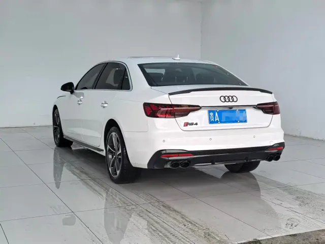 Audi A4L — Фото автомобиля 15
