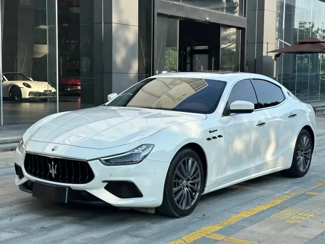 Фотография автомобиля — Maserati Ghibli