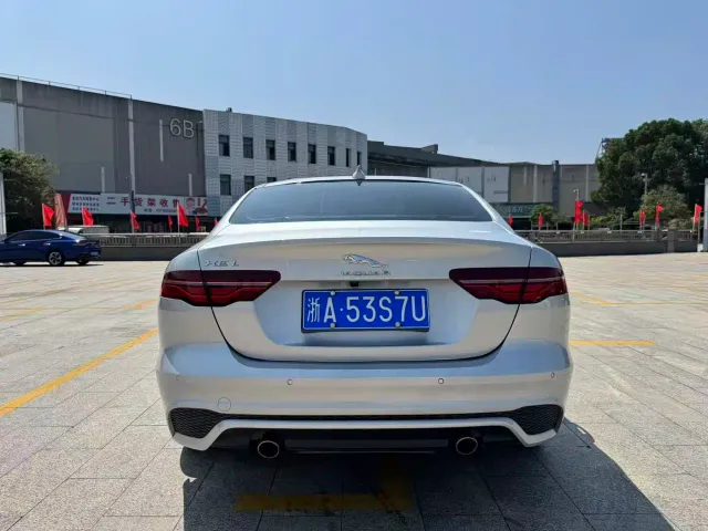 Jaguar XEL — Фото автомобиля 5