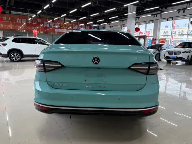 Volkswagen Lavida — Фото автомобиля 4