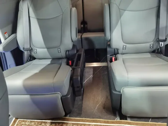 Toyota Granvia — Фото автомобиля 15